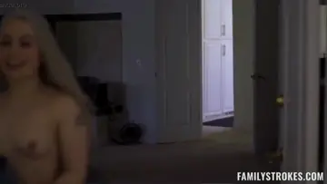 Amantes invadem casa abandonada e transam até não aguentar mais