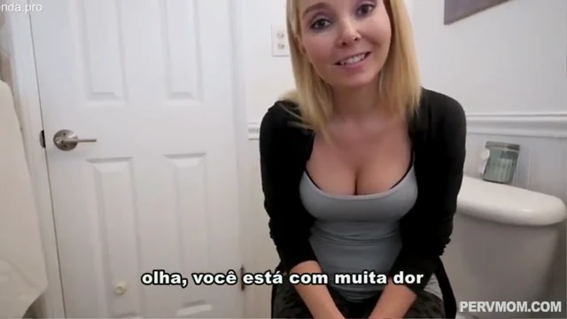 Cena Proibida: Mãe Enfia no Filho no Banheiro