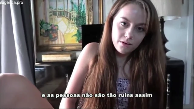 Com rabo de fogo, a ruiva cavalga o próprio irmão