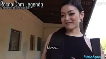 Explodindo de tesão, a japonesa adora rola no seu rabo guloso