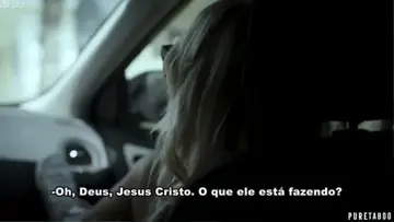 Fudendo o pai da minha amiga enquanto ela não vê