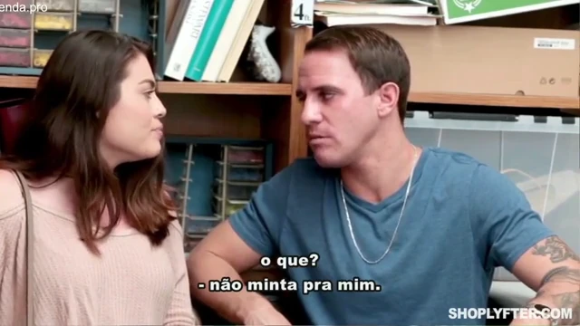 Golpe Proibido: Bandida Surpreendida Pelada no Meio do Roubo