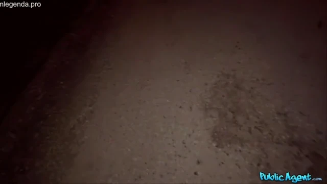 Gozando na buceta da amiga para se vingar da traição da vagabunda