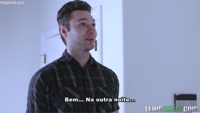 Irmã novinha dando pra irmão mais novo – flagra excitante