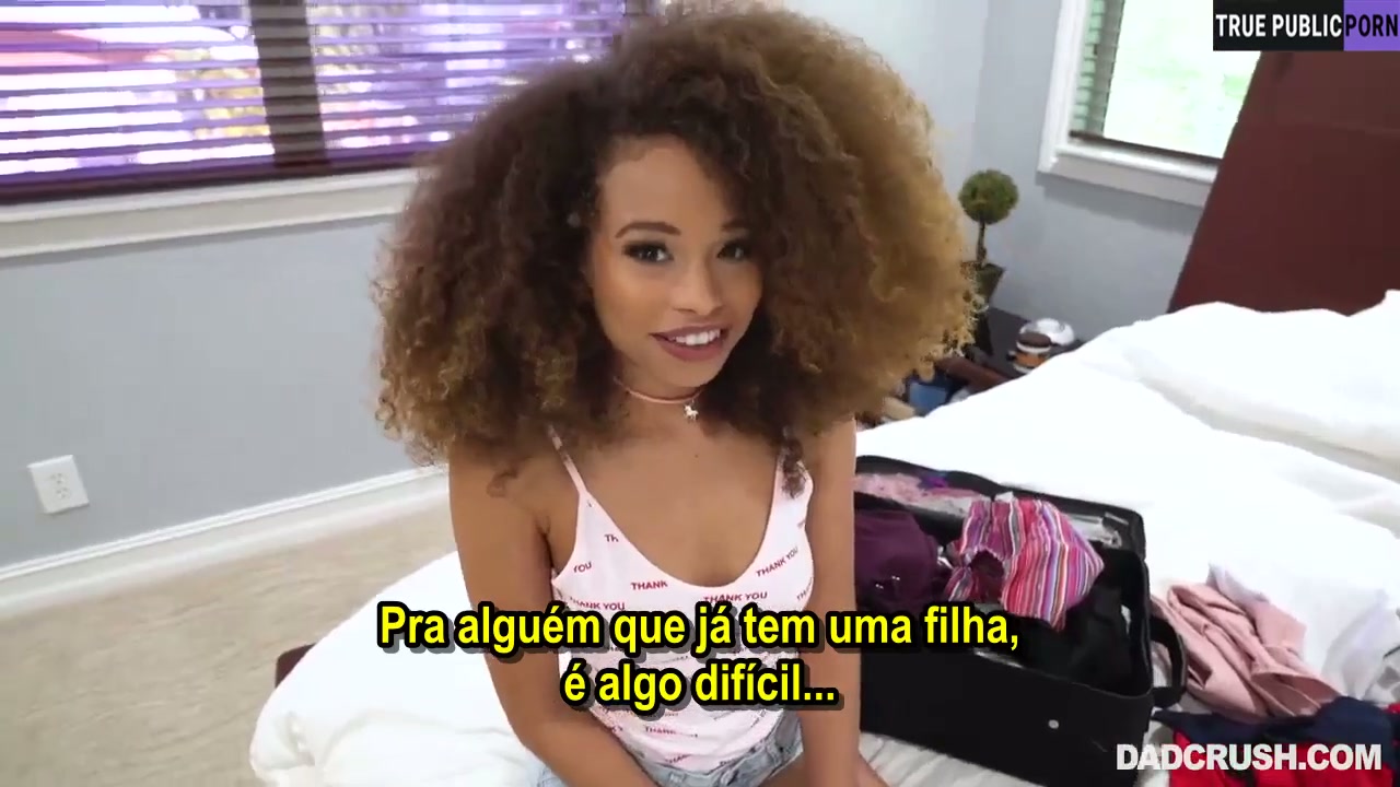 Moreninha do pau apertado surpreende com atitude safada – Vídeo Nacional