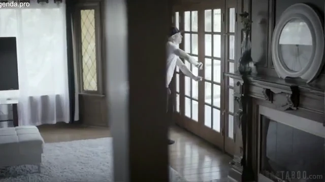 Novinha safada implorando por um pau dentro dela em português