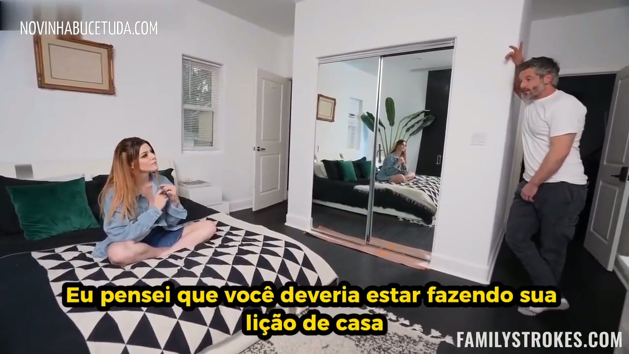 Pai e filhas explorando tabus com tesão incontrolável