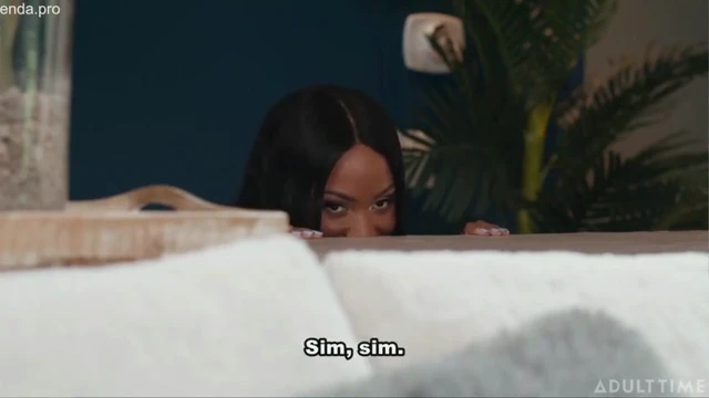 Punheta Deliciosa: Pretinha Safada Manda Ver no Fogo